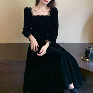 Tmall retro velvet dress, square neck