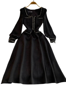 French Hepburn-Style Dress – Long Sleeves, Square Neck & A-Line Skirt