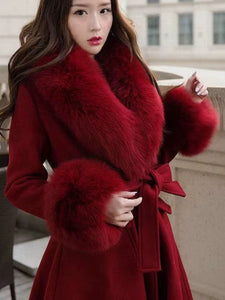 Elegant Red Wool Coat – Slim Waist, Loose Fit & Festive Winter Mood