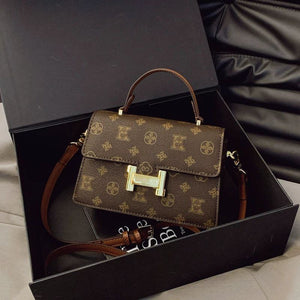 High-Quality Printed Square Bag – Retro Style Mini Crossbody for Women (59 €)