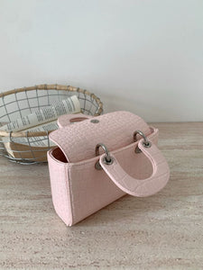 Elegant Croc-Pattern Diana Bag – Horizontal Design, Versatile & Trendy Summer Style