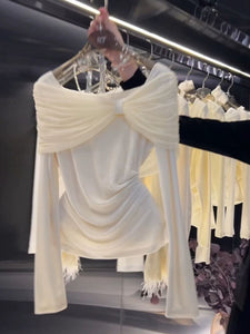 French One-Shoulder Long Sleeve Slim Top