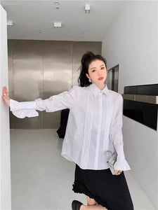 قميص نسائي بأكمام جرس مطوية مكشكشة 